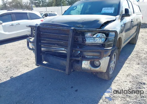 2011 Toyota Tundra Grade 5.7L V8 z USA, uszkodzony, nr VIN 5TFUY5F12BX170894